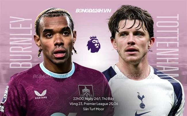 Cầu thủ bóng rổ đang úp rổ tại FCB8